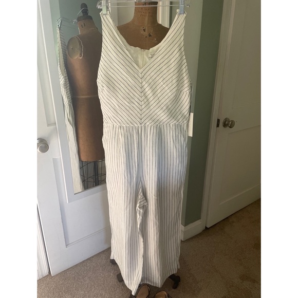 Rachel Zoe Pants - Rachel Zoe White and Black Striped Linen/Cotton Jumpsuit Size 10